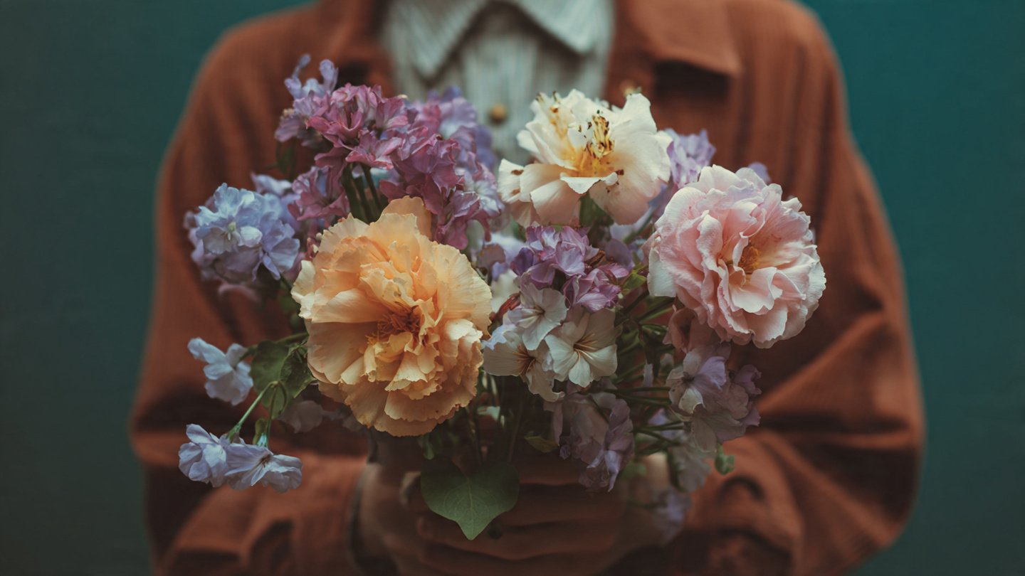 Ultimate Guide to Successfully Growing Busy Lizzie Outdoors All Season Long