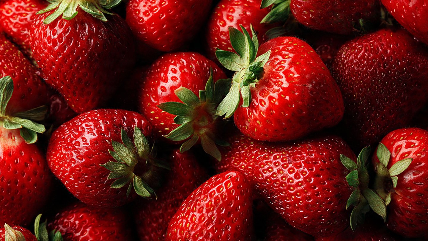 The Ultimate Guide to Successfully Growing Strawberries Indoors During Winter